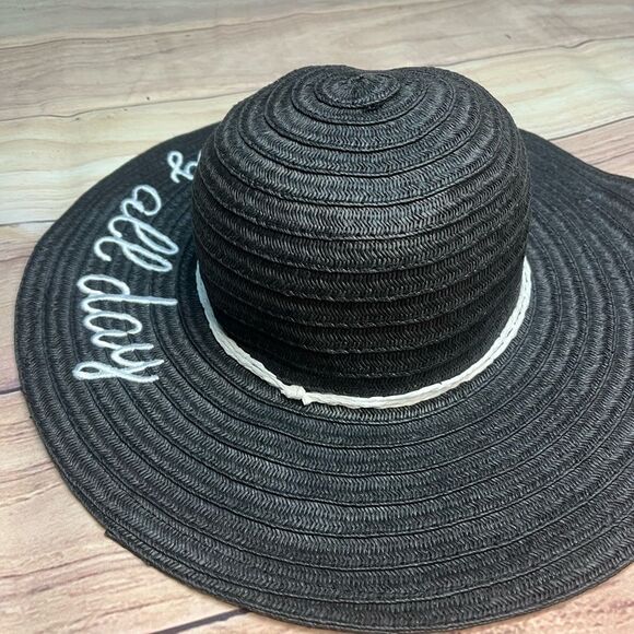 Vacay all day hat! Black. one size. - Picture 2 of 7